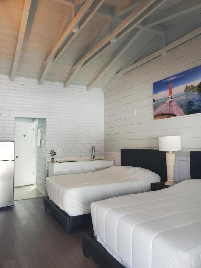 Hollywood Gardens Inn & Suites Exteriér fotografie